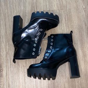 ZARA CHUNKY PLATFORM ZIP UP BOOTIES